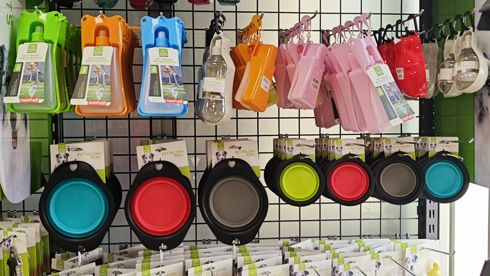 Reisenäpfe und Wassernäpfe für Haustiere